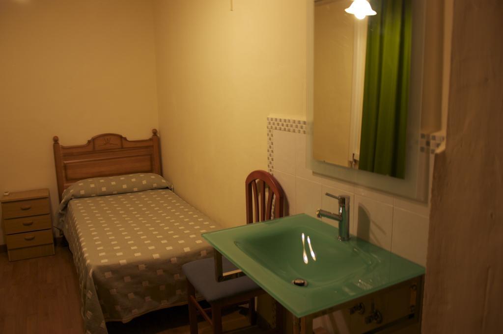 Pension La Milagrosa Гранада Номер фото