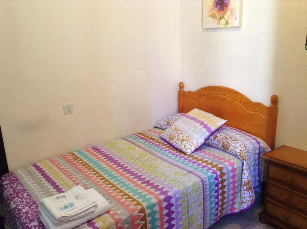 Pension La Milagrosa Гранада Номер фото