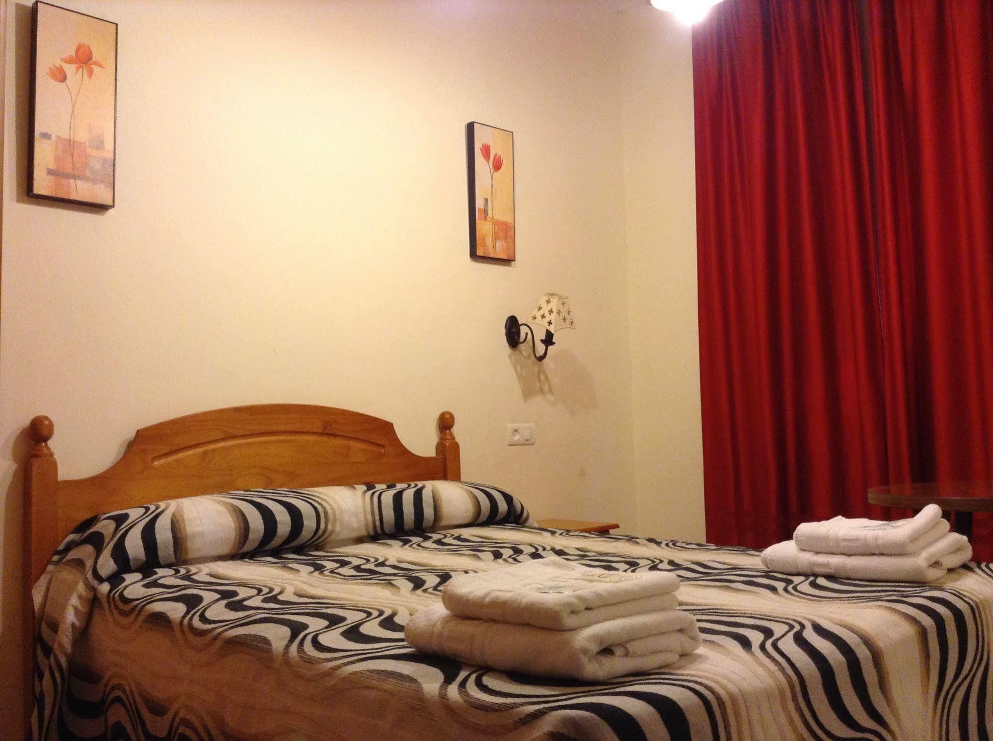 Pension La Milagrosa Гранада Экстерьер фото